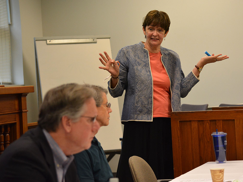 Professor leads roundtable discussion